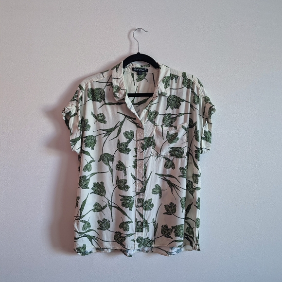 Velvet Heart Floral Button Down - Picture 1 of 9